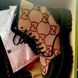 Gucci boots brand new never warn